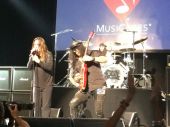 Slash solo 2014 0512_musicares slash (7)
